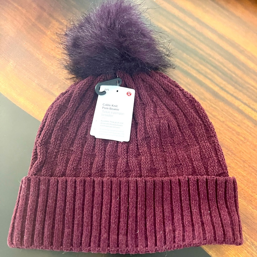 Lululemon Cable Knit Pom Beanie